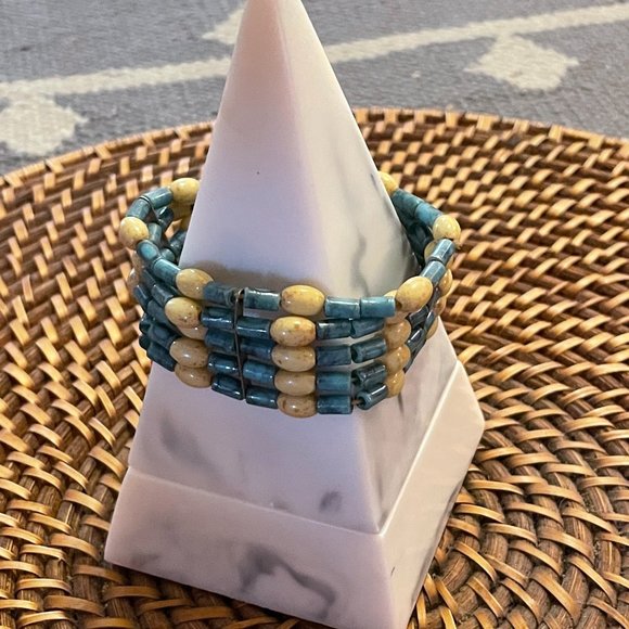 🌻2 for $15🌻 Adjustable Wooden Bracelet - Picture 4 of 4